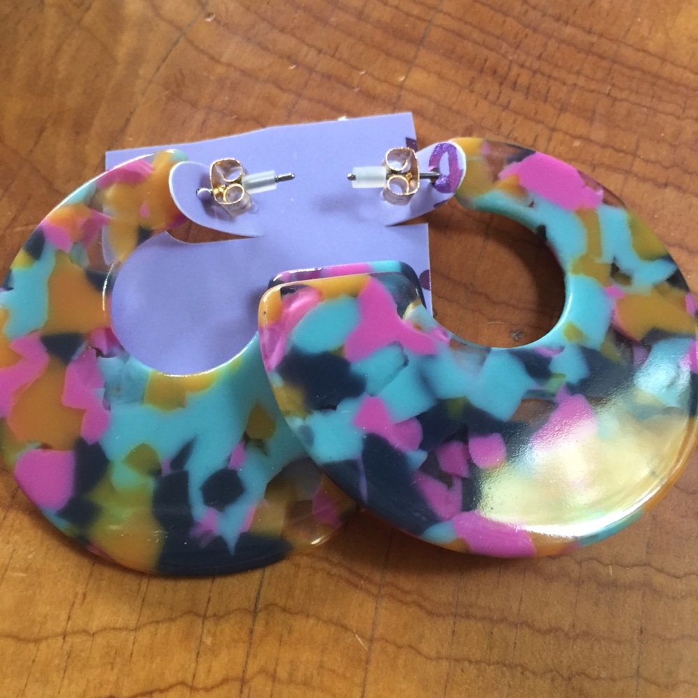 Lucite hoops earrings new multi color speckled